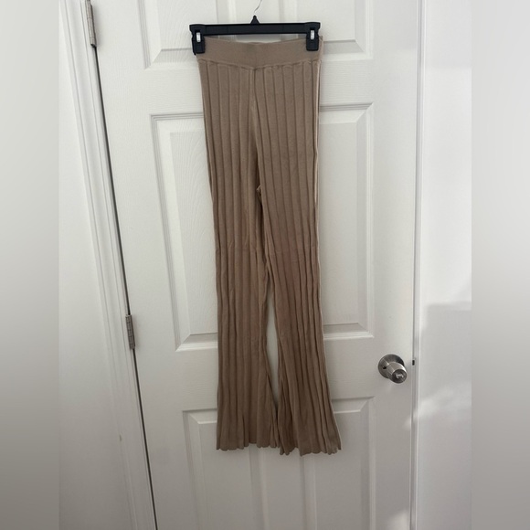 NWOT Petal and Pup SILVIE KNITTED SET - BEIGE Size XS. Includes Tank & Flare Leg - Picture 5 of 13